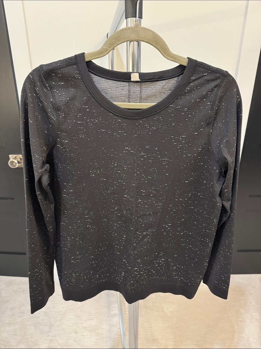 lululemon athletica Black Speckle Long-Sleeve Swiftly